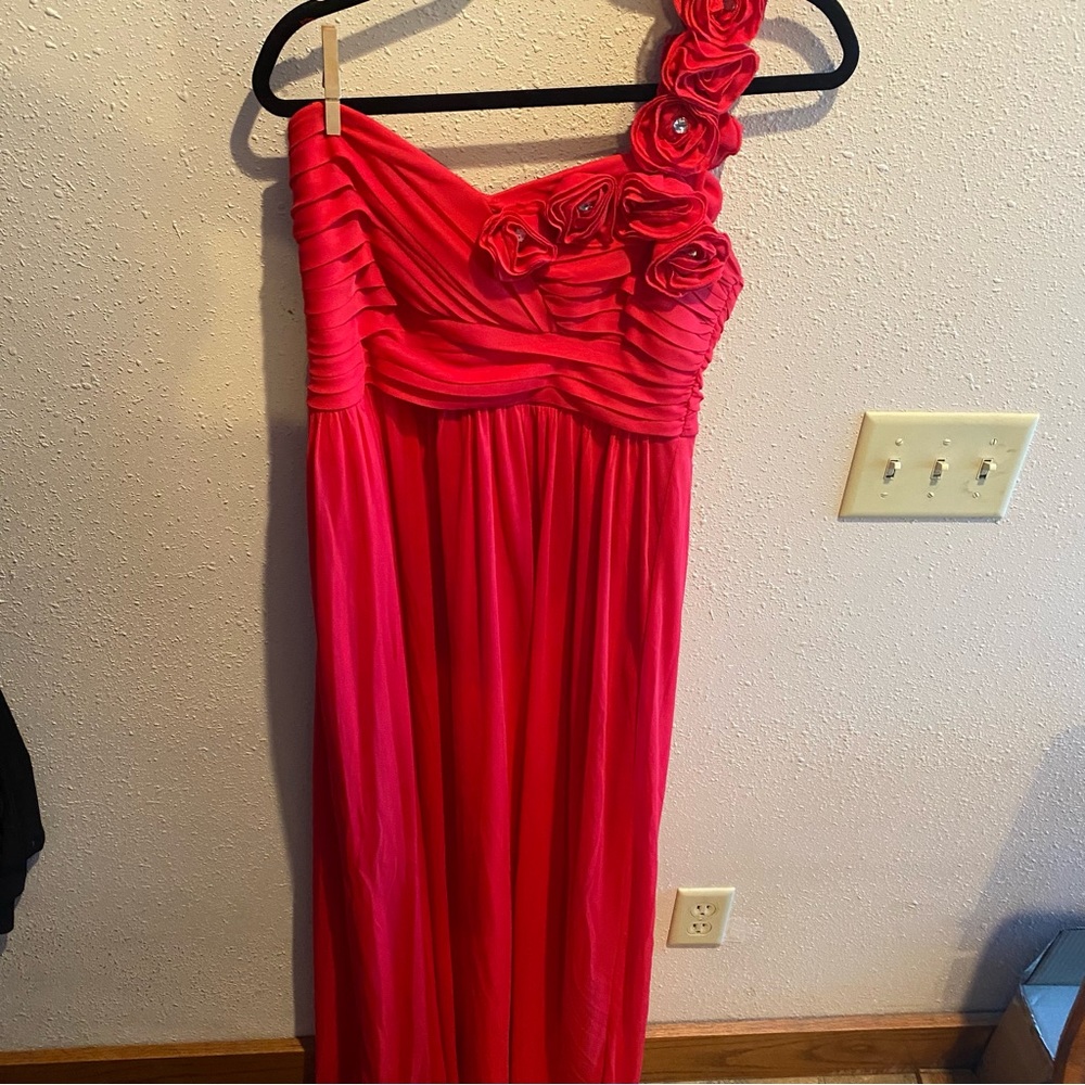 Coral One Shoulder Gown - Picture 3 of 6